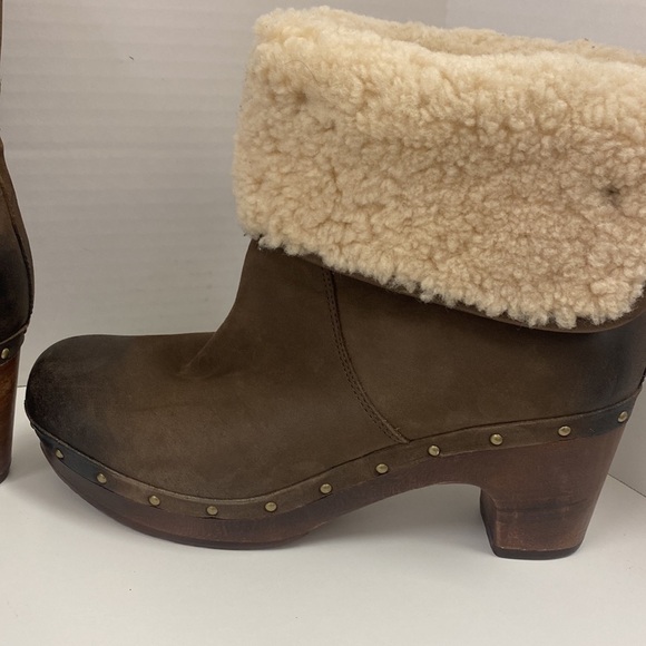 UGG Australia Women's Lynnea II Sheepskin Clog Boots 9 - Picture 4 of 12